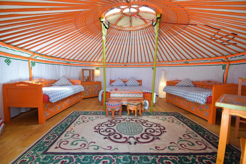 Yourte Nomade-Lodge Les Ecrennes المظهر الخارجي الصورة