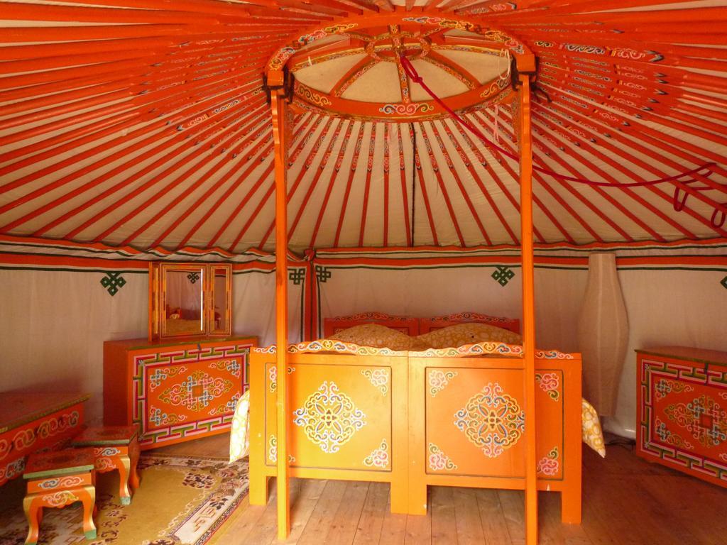 Yourte Nomade-Lodge Les Ecrennes المظهر الخارجي الصورة